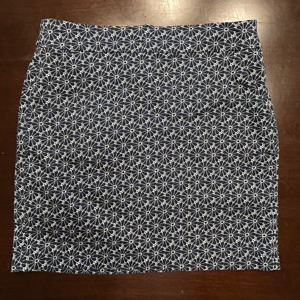 Tommy Hilfiger Navy and White Floral Preppy Mini Skirt